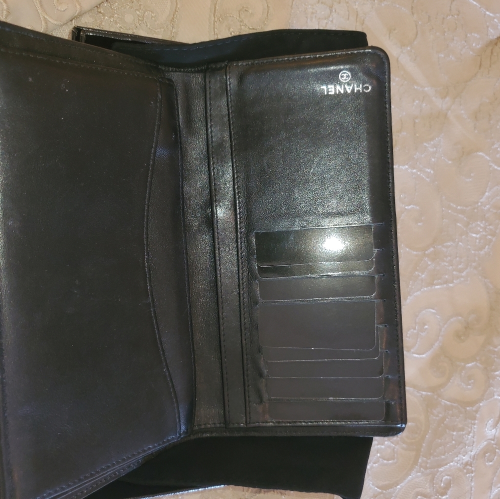 Chanel Wallet - Picture 3 of 6